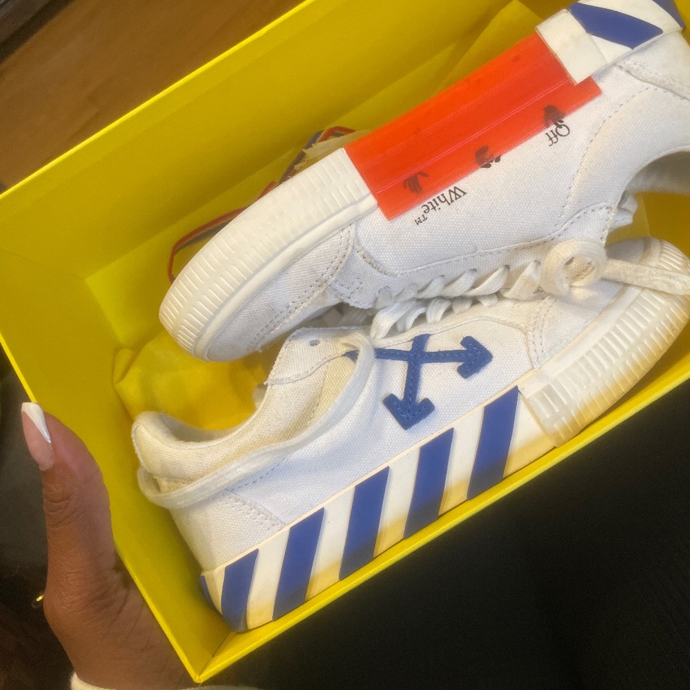 Off white boy’s sneakers